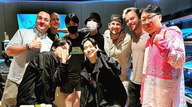 Ceci_Kookmin_YT's tweet image. ¡La nueva música de Park Jimin está en camino! 💜👏🔥
¡No estamos listos! 🤯
PJM1 IS COMING !!