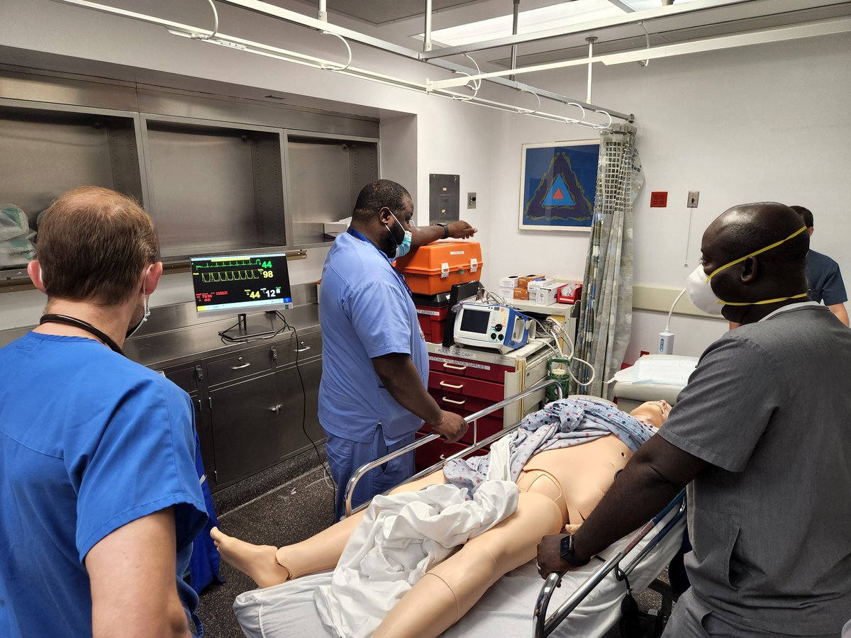 MSingh_MD's tweet photo. @rufflife1993 leading this month's #NorthCentralBronx simulation going through the differential for a bradycardic hypotensive patient #CCBOverdose #HighDoseInsulin #SimulationSavesLives  #DeliberatePractice  #teamworkmakesthedreamwork https://t.co/Fe33hIJBUS