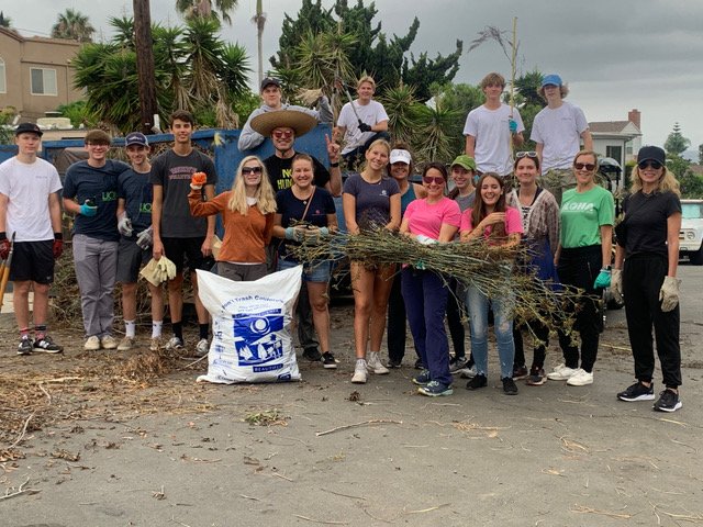 respectbirdrock's tweet photo. Great volunteer day cleanup of #LaJollaBikePath. Thks to Ms. Adams for organizing &amp; @iloveacleansd + @Kiwanis + students @LaJollaHigh @BishopsSchool
 #respectbirdrock #lajolla  #bikesandiego  #lajollalight #coastalcleanup #coastalcleanupday #iloveacleansandiego #iloveacleansd https://t.co/NZRng0JDTd