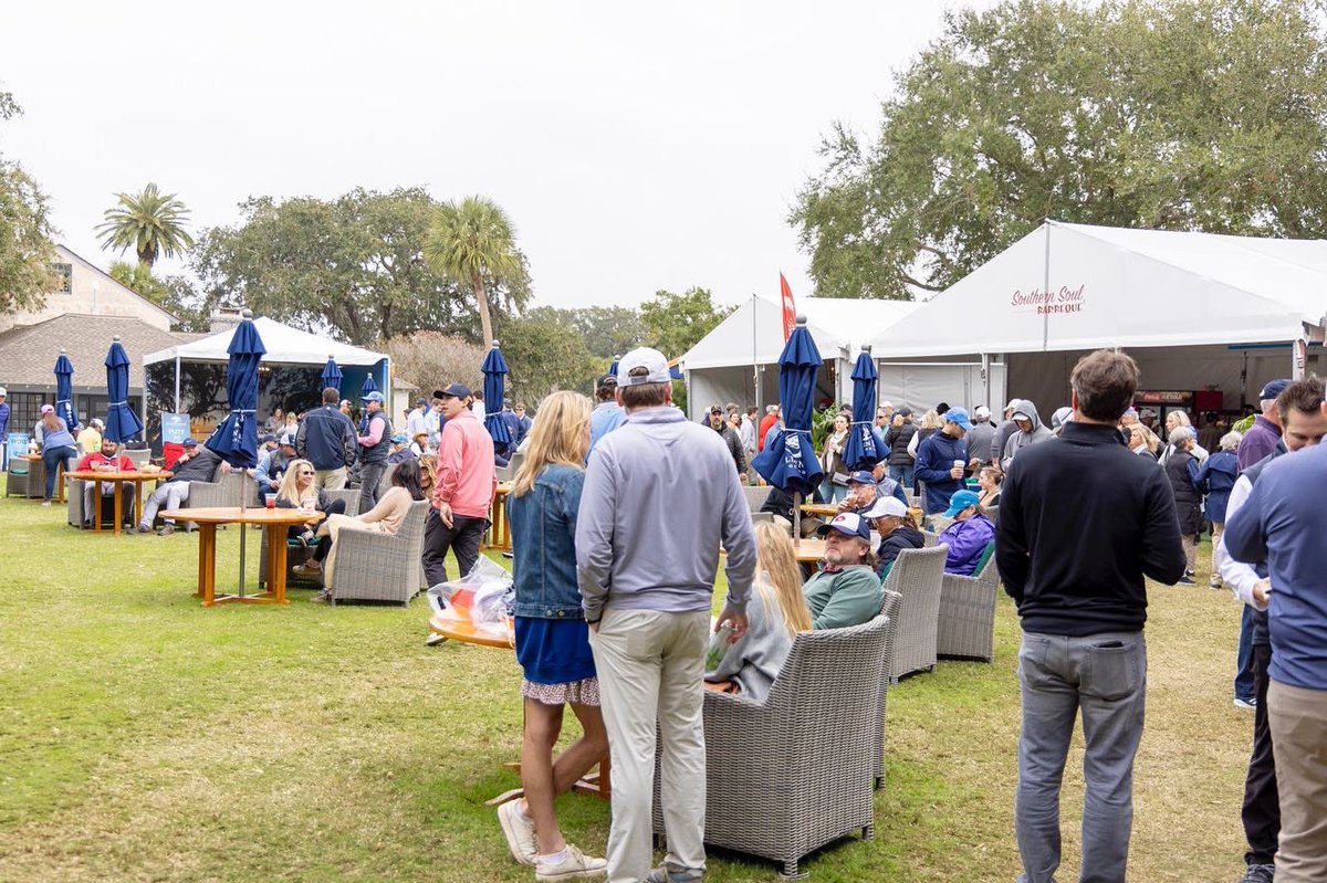TheRSMClassic's tweet photo. Enjoy the Golden Isles Green tournament week!
The area includes:
• @Golden_Isles Tent
• @southernsoulbbq
• Jumbo Video Boards for all the ⛳️ and 🏈 action
• Bar
• Merch Tent
Thank you @Golden_Isles for making this area the place to be! #PoweredByPartners #RSMClassic https://t.co/dAqnuCCaqF