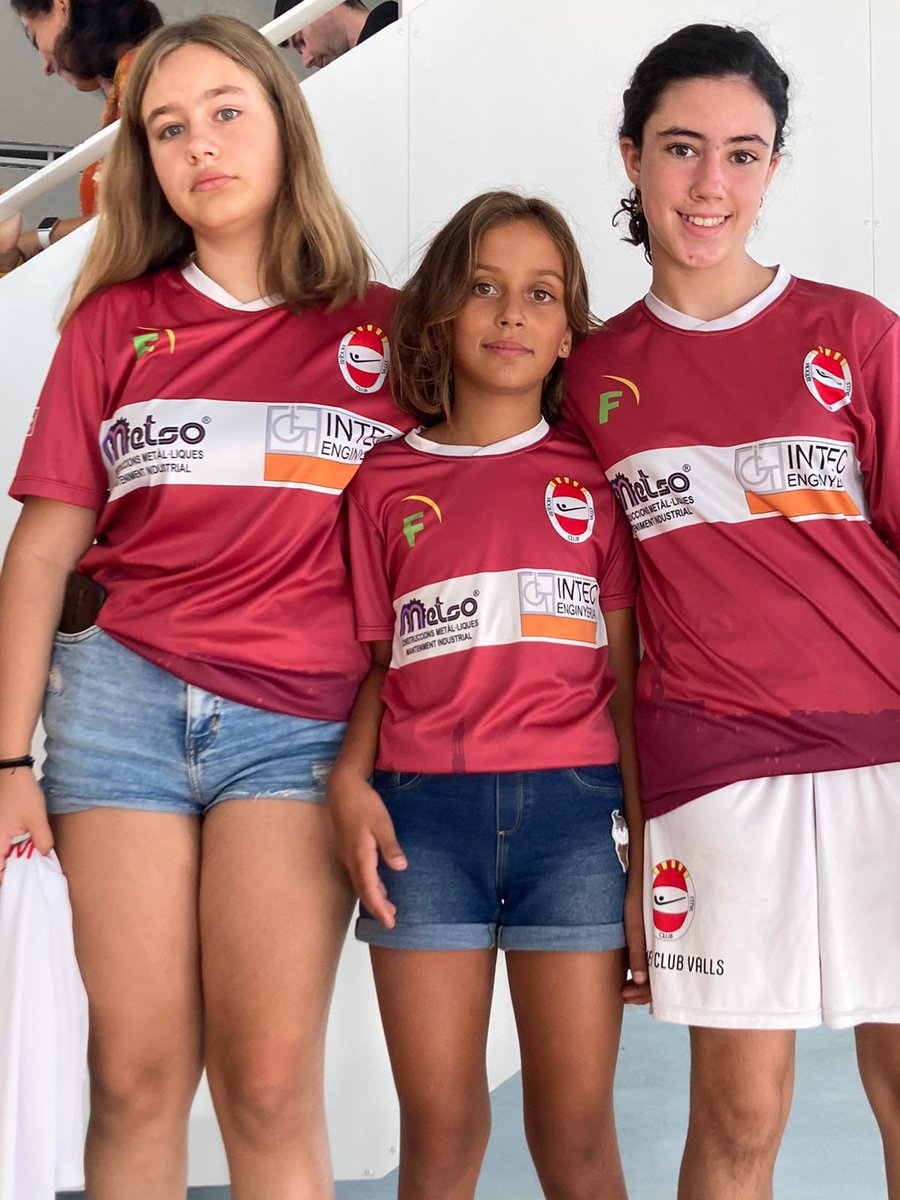 HoqueiValls's tweet image. 🏑 Avui hem estat presents en una trobada històrica per l’esport femení a Tarragona

💜 Seguirem lluitant

💜 Per l’hoquei i per l’esport femení

💜 Entre totes, tot!

#EsportFemení #EntreTotesTot