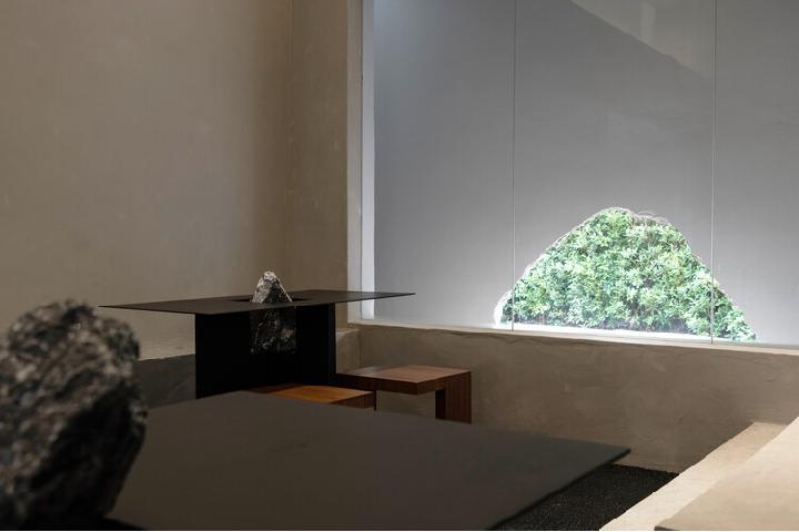 Alice_ch_n3e81's tweet image. #projector #stringed instrument #vivarium #projector #storage tank :o Two weeks after the raids, the BMC did install two temporary water storage tanks just outside Rafinagar.