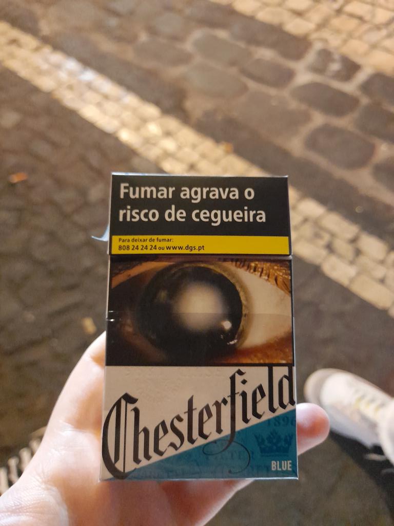 ainda bem, assim não tenho de ver certas coisas
