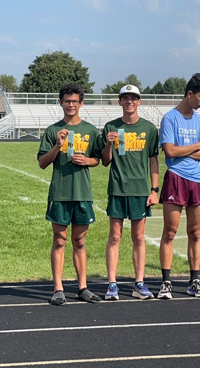 BisonHSXC's tweet photo. New Prairie Invitational doesn’t disappoint. Girls finished 7th out of 22 full teams in Class AA with Janell Robson 3rd overall. Boys finished 8th of 28 full teams. Sydney Ishmiel, Owen Kottkamp, and Stephen Hershberger ribboned with top 40th finishes. Jonah Fleming 35 for JV. https://t.co/riT8Bd00K1