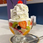 見た目が映えまくり!目でも口でも楽しめる、レトロパフェ。