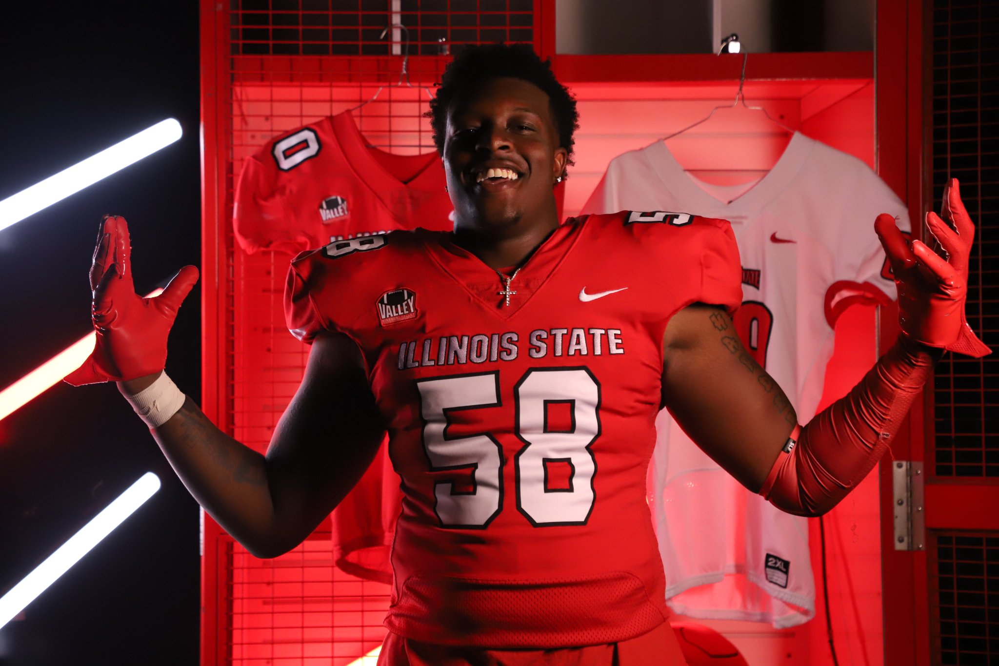 Illinois State Football On Twitter The 15 yard SACK By DMarco Cross illinois-state-football-on-twitter-the-15-yard-sack-by-dmarco-cross