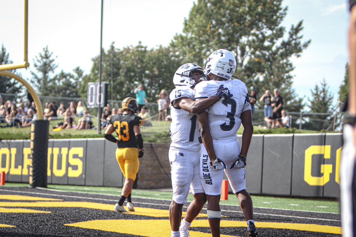 UWStoutFootball's tweet photo. That W feelin 🤘#bleedblue https://t.co/bFapdUZrAq