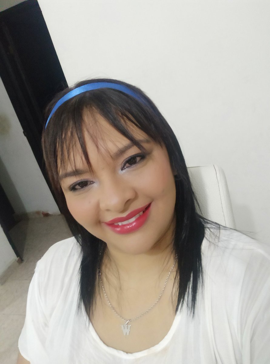 wendypcabarcas's tweet photo. A veces, ella llora y sufre; pero luego se sacude y sale a conquistar el mundo. https://t.co/y2pEOcHi6Z