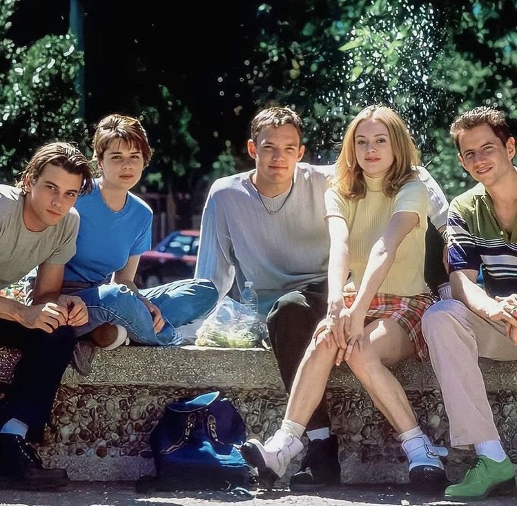 smplyhcrror's tweet photo. I miss the cast of scream 1 so bad https://t.co/7jPXQU8tkr