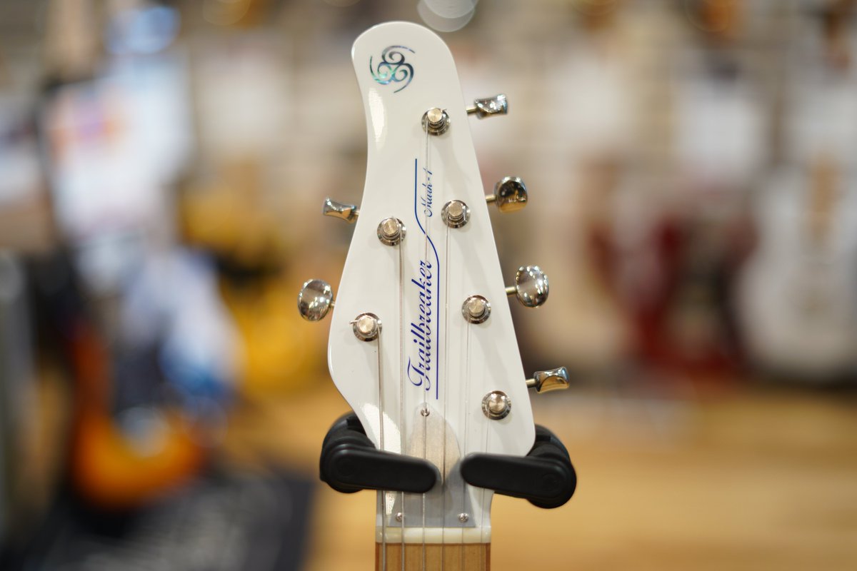 blue_guitars's tweet photo. OOPEGG Masters Collection Trailbreaker Mark-Ⅰ #21003 
Now available in our online store and at Reverb!

https://t.co/225CBCtqkv
☝Blue Guitars online store☝
https://t.co/dkj76xBnUh
☝@reverb ☝

Ryota

#BlueGuitars #MPCstore 
#MPCguitars #oopegg https://t.co/QBjUlSsjf3
