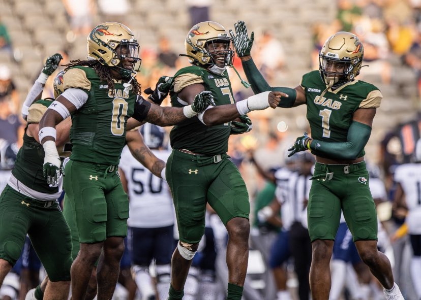 Raise your hand if you had an interception today! 

That’s right, Key, Taylor and Swoopes all had picks today‼️‼️