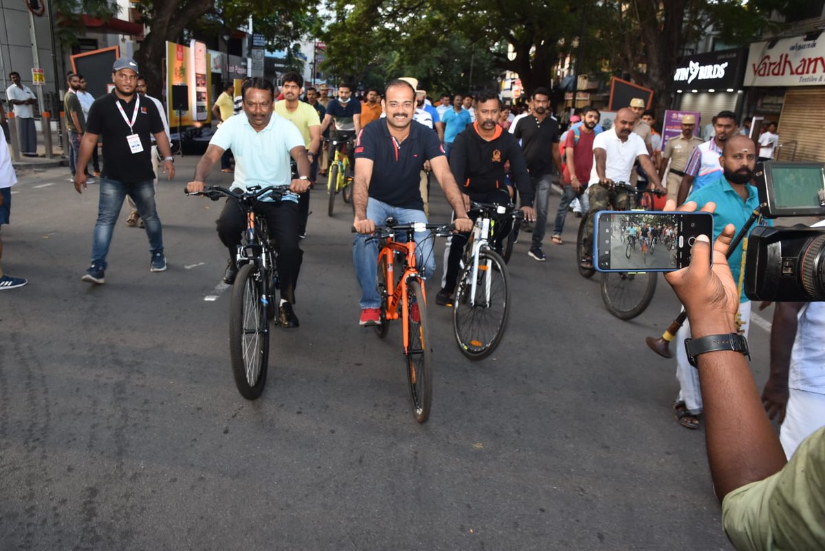 CollectorCbe's tweet photo. Dear Kovai Makkale
Happy Streets are back in Kovai!
#HappyStreet
#DBRoad
#NonMotorisedRoad
@CbeCorp https://t.co/BMXpTrYvtl