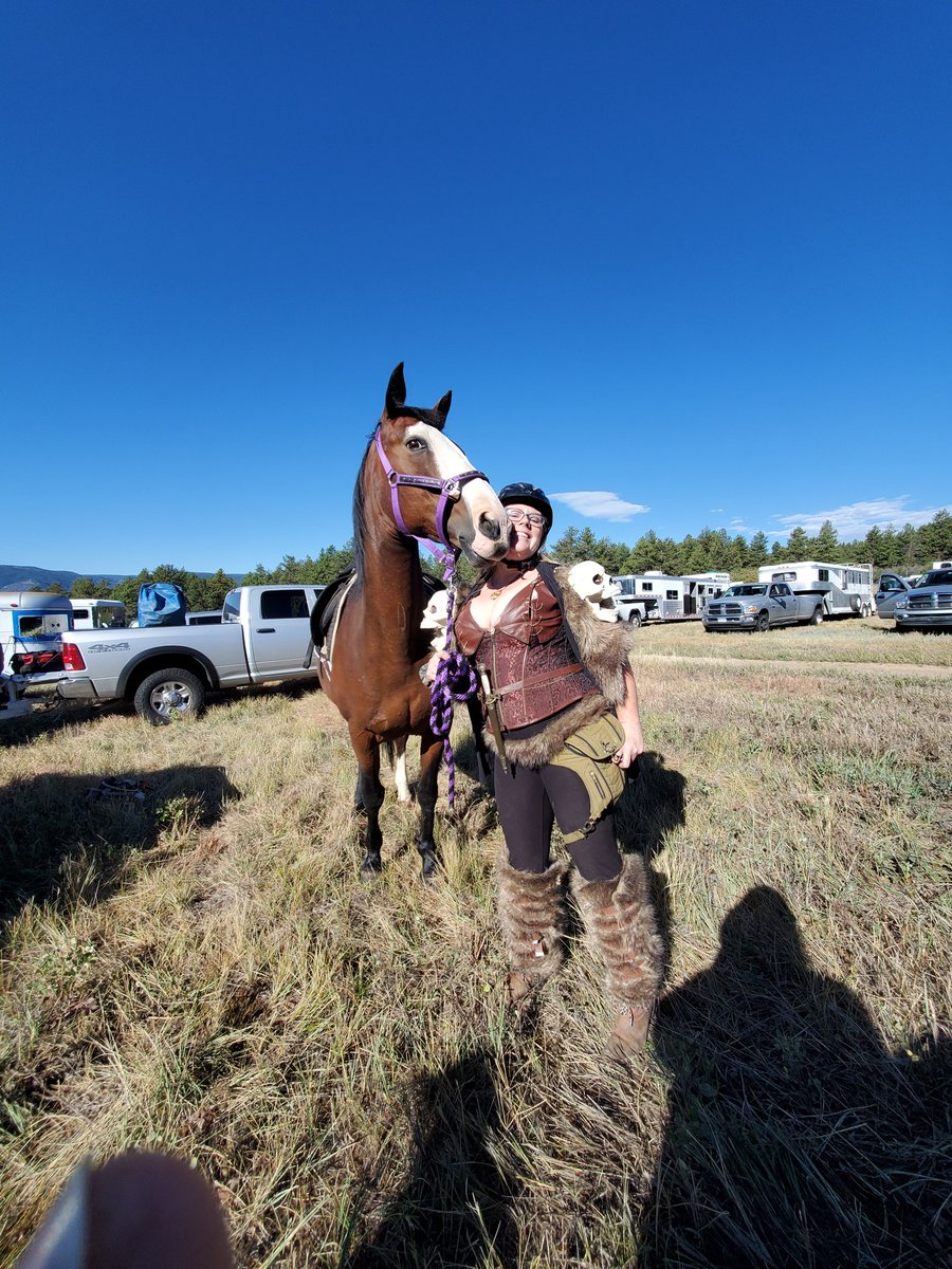 SinnaPomme's tweet image. Perfect day to goof off with my ponies and friends 🙌🏻🤓😍 #worknotwork