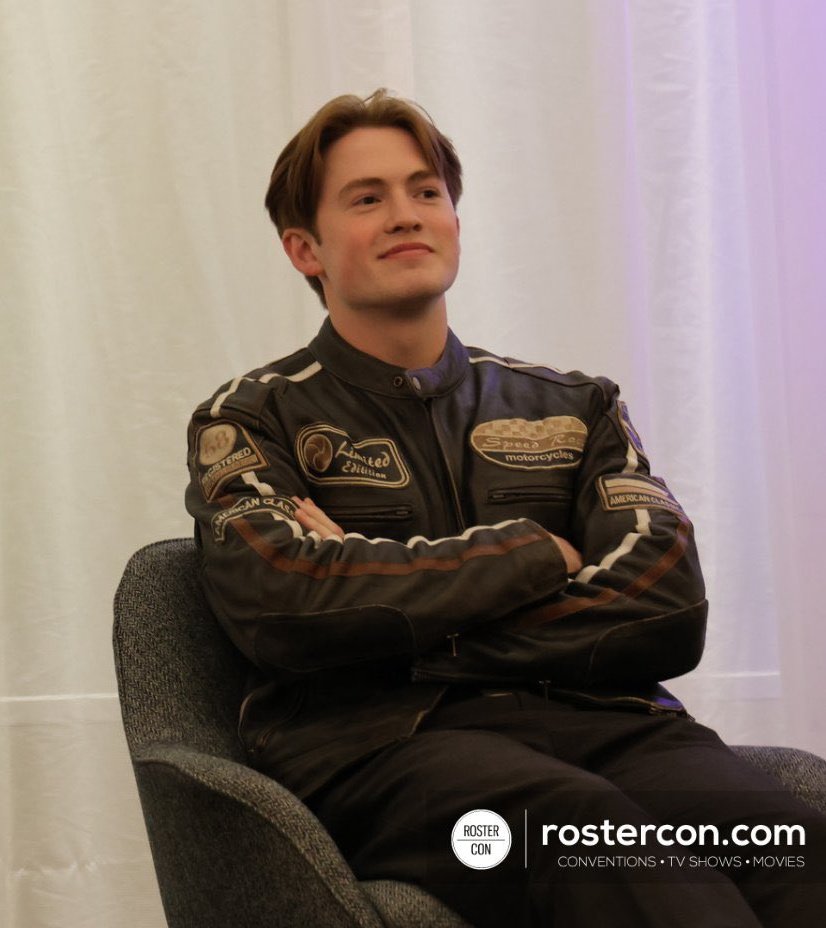 HeartstopperF_P's tweet photo. ¿Se imaginan a kit Connor en Sex Education y que Heartstopper tenga un crossover con Young Royals? 👀
Kit cofeso en el evento de Dream It Fest que le gustaría que ambas cosas sucedieran. 

#KitConnor #DIFLondon https://t.co/wSQLTwpxDb