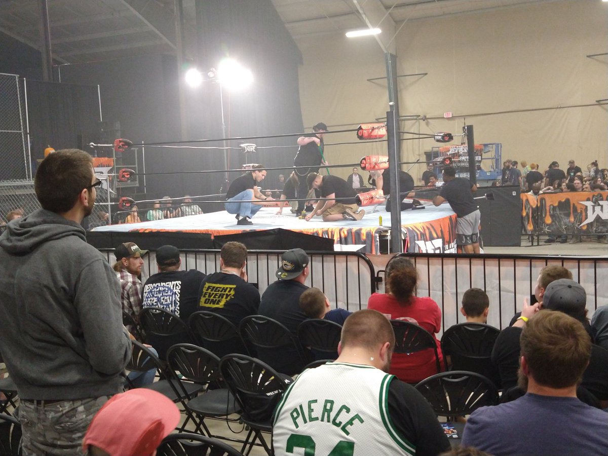 6 people in the ring now to clean up because there's too many thumbtacks lol. #TalesFromTheRing