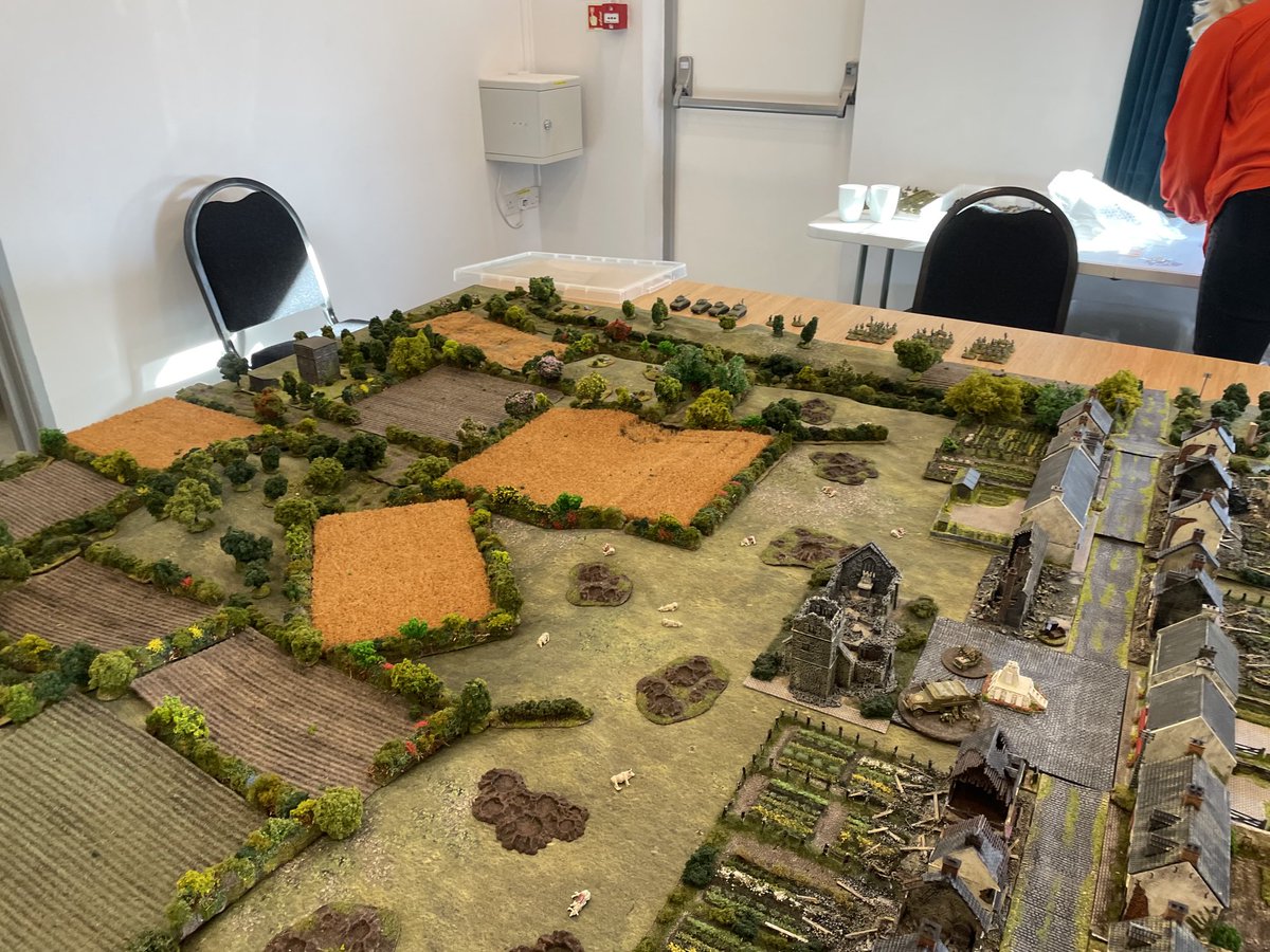TooFatLardies's tweet photo. Phil and Jenny, the Batman and Robin combination of the lard universe, presented this Rauray 1944 game in 15mm. That rolling countryside didn’t just roll; it ROCKED! https://t.co/TUjwaZm1MF