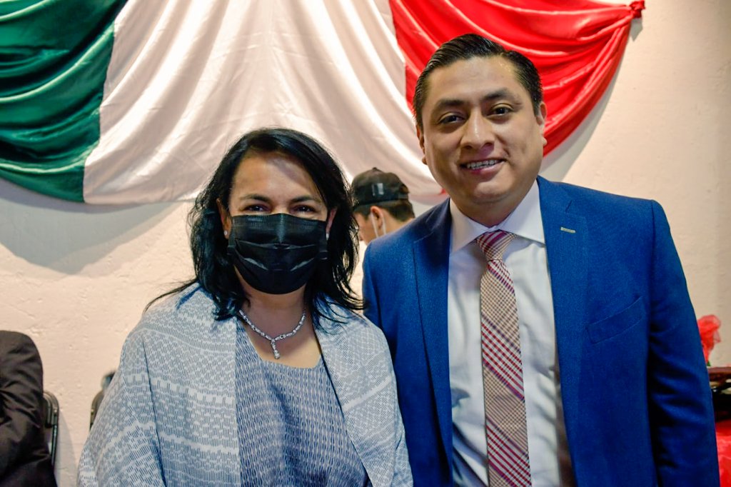 SergioOmarMX's tweet photo. La noche del 15 acompañé a la #Alcaldesa @MargaretSaldana a la recepción con motivo del #CCXII Aniversario del Inicio de Independencia y posteriormente a la tradicional Ceremonia del Grito de Independencia.🇲🇽🔔
Agradezco la invitación a todo el equipo de la @AzcapotzalcoMx.👏🏻 https://t.co/MvCSrn4W0S
