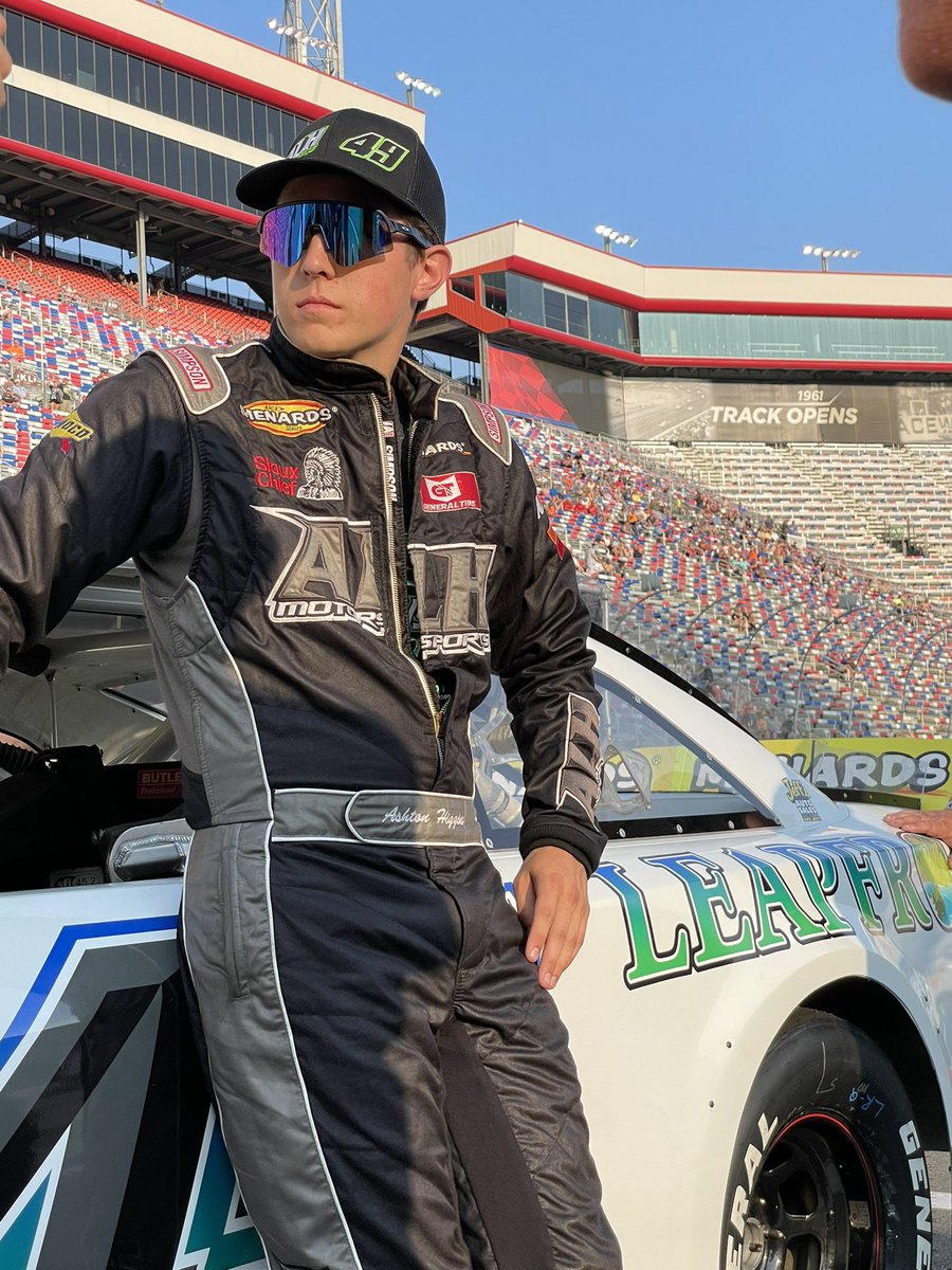 EthanABoyles's tweet photo. @GeneralAdmit1 shots from @BMSupdates  last night. https://t.co/7U5QDBDqhC
