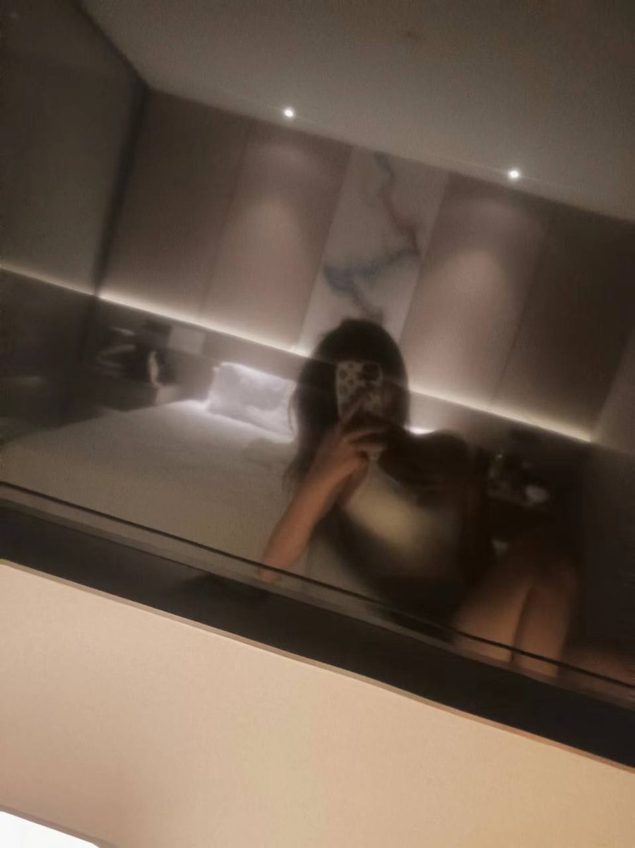 fhenhdl's tweet image. May the full moon bring you sweet dreams.