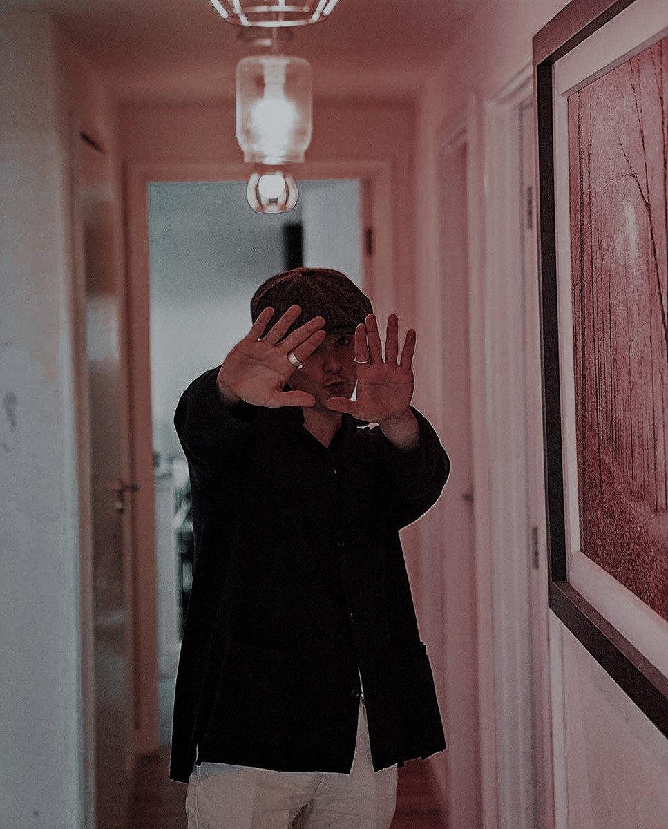 ᅠ

ᅠ
             ⇀ s𝙚𝙙𝙪𝙘𝙩𝙞𝙫𝙚 
                                s𝙪𝙣𝙙𝙖𝙮 .

                      ┊
                                #    [𝕾̲̅]
                      ┊
     ˗ ˏ ˋ
                      ☮