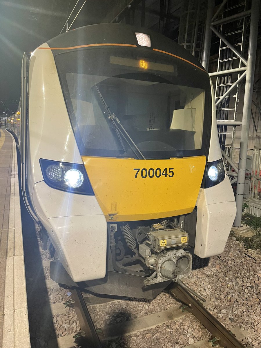 TrainDriverGTR's tweet image. 700 flyer for a change of scenery! #class700 #railway #traindriver