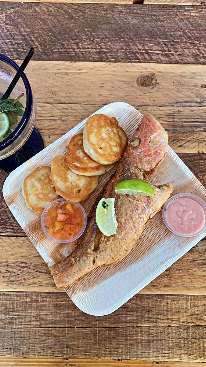 AnyaAHanna's tweet photo. Talk about season 🤤
.
.
#VisitGBI #Iries #FishNPannycake #GrandBahama #Vibes https://t.co/H762uHxMNE
