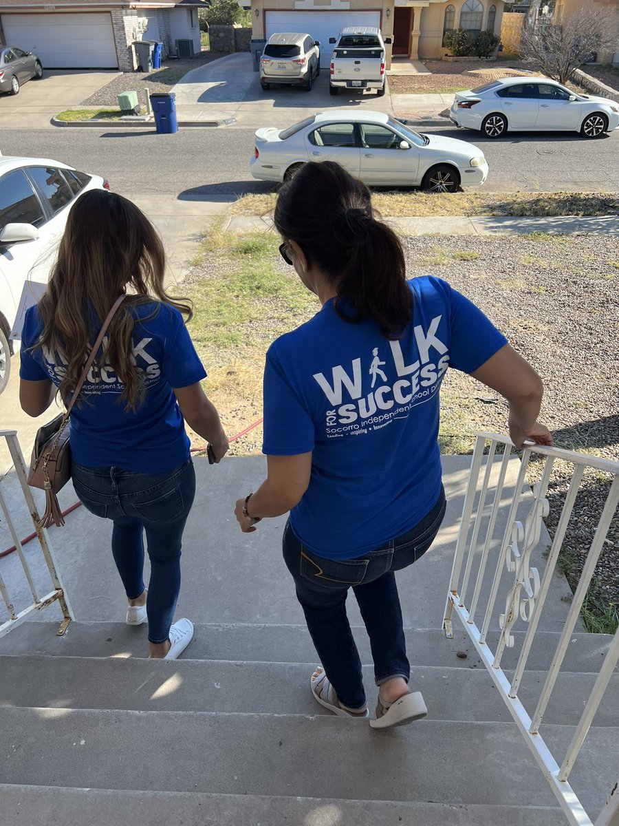 Escontrias_SA's tweet image. We are ALL IN to get our students back to learning, growing, and succeeding 💙 #TogetherWeWalk #WalkForSuccess 👟 #TeamSISD