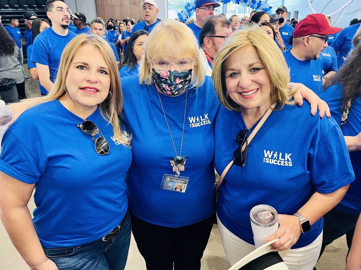 Escontrias_SA's tweet image. We are ALL IN to get our students back to learning, growing, and succeeding 💙 #TogetherWeWalk #WalkForSuccess 👟 #TeamSISD