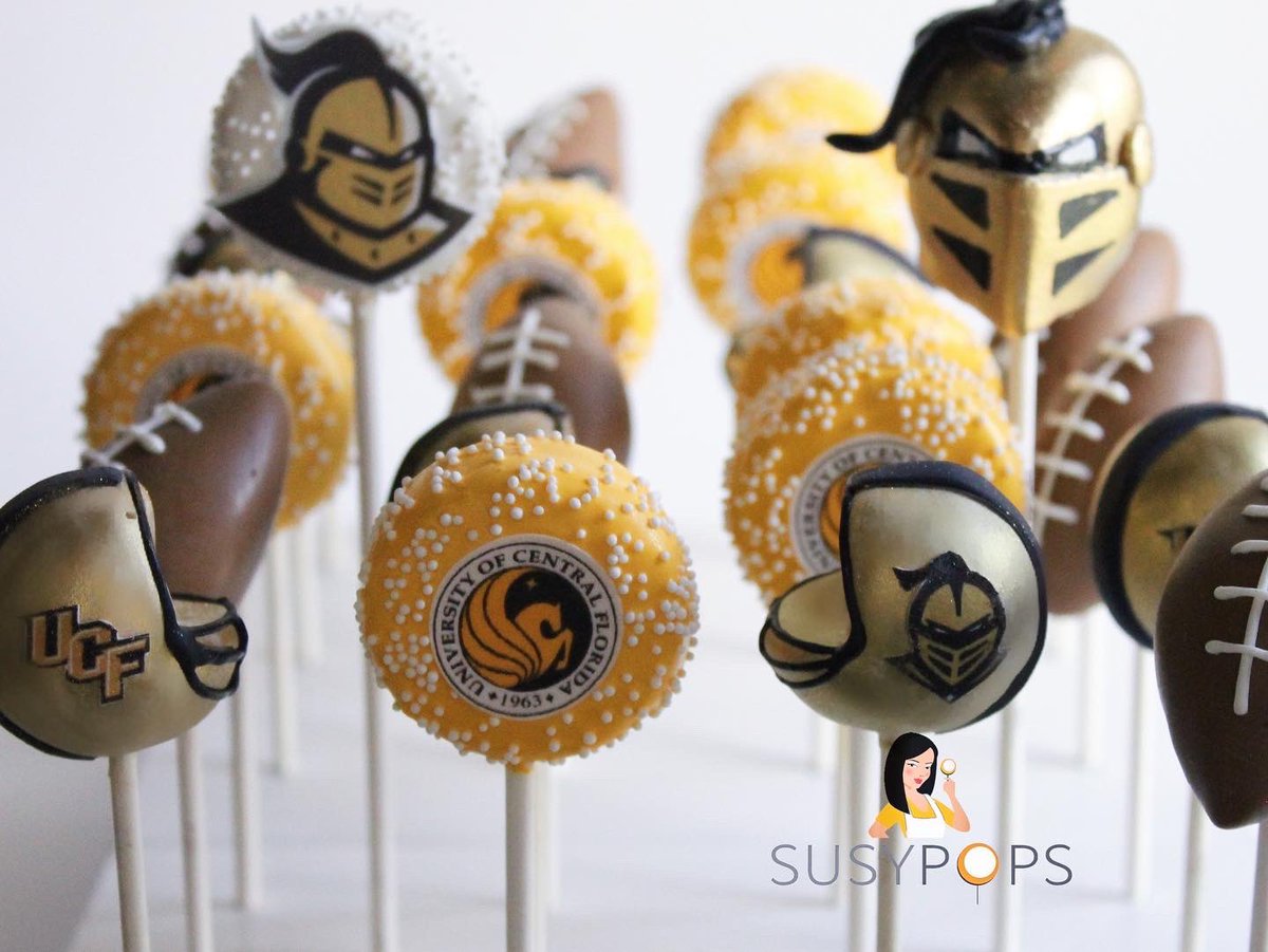 susypops_'s tweet photo. Game night! FAU vs UCF 🏈!
•
•
•
#collegefootball #footballcake #footballcakepops #faucakepops #ucfcakepops #bocaratondesserts #bocaratoncakepops #cakepops #cakepop #SusyPops https://t.co/uAbIlUaT9g