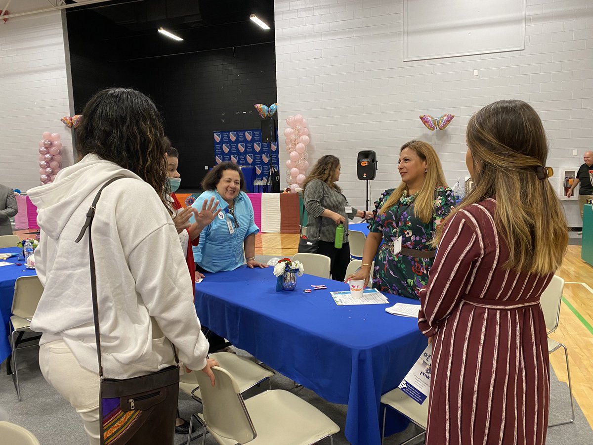 guzman4virginia's tweet photo. It was an honor to be the keynote speaker at @virginialulac’s inaugural state convention! I got to see so many community leaders from throughout Virginia and discuss the importance of Latinx civic engagement. #CuandoVotamosGanamos https://t.co/YmKOsh0Zt6