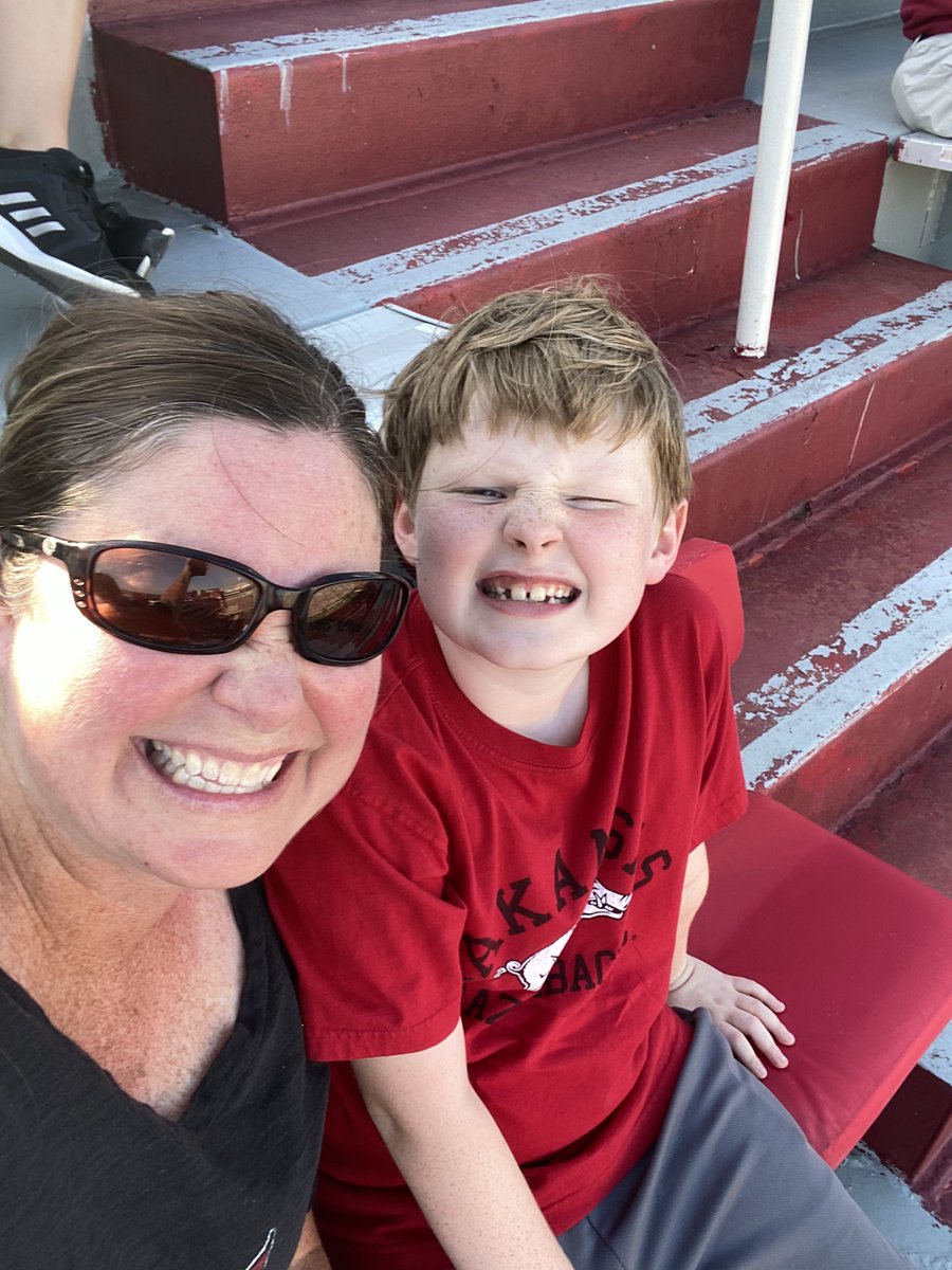 stacislab's tweet photo. Let’s Go Hogs!! #onehog https://t.co/C5KmF4XVtK