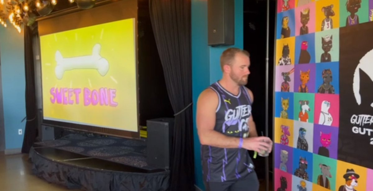 Every <a href="/GutterCatGang/">Gutter Cat Gang</a> member knows who has the #sweetbone, right <a href="/gutterdan_/">Gutter Dan</a> ?!?👀

Gang GANG