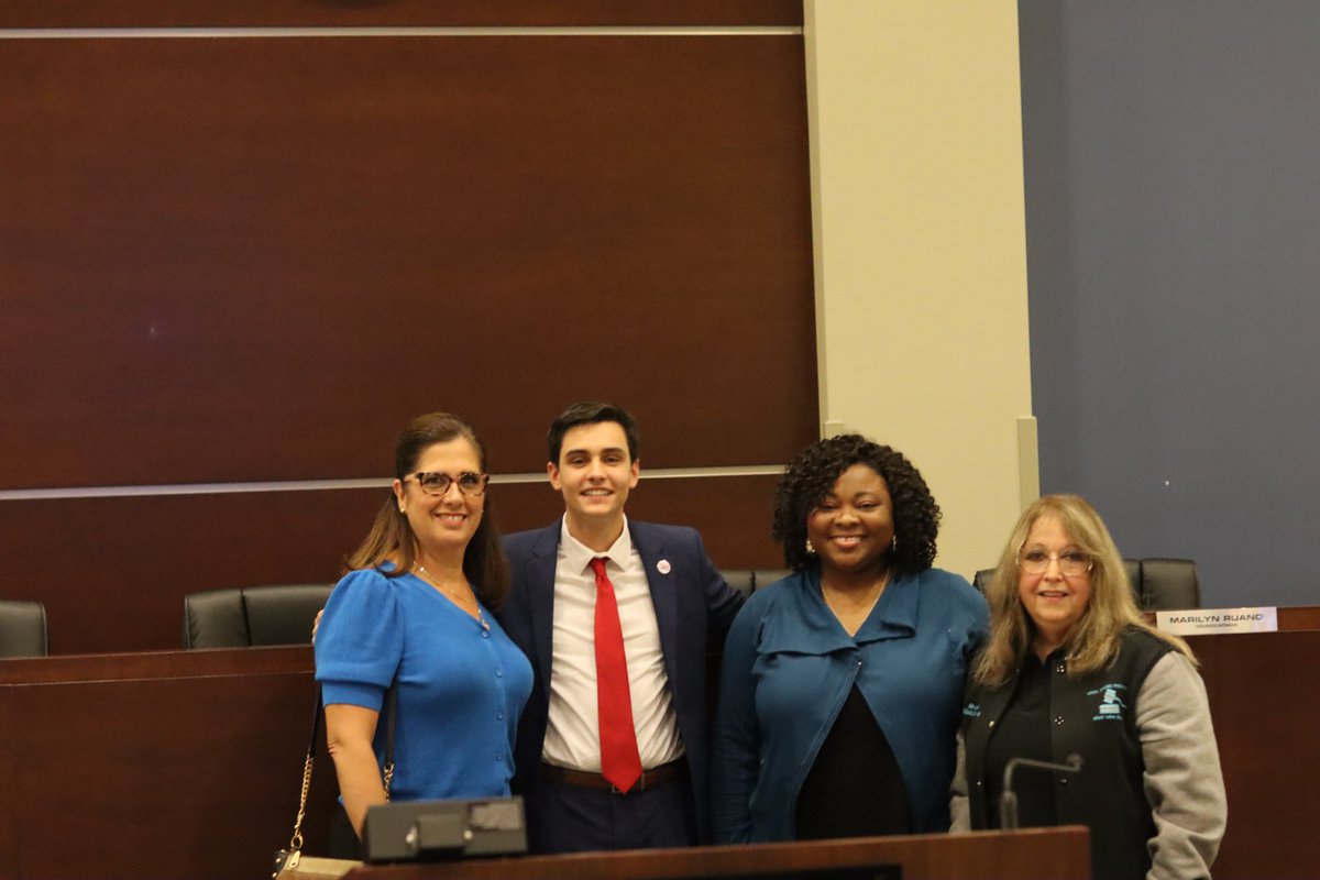 maurits_acosta's tweet photo. Last night my organization, @virtutem_populo , hosted its first successful event in honor of Constitution Day. I want to take this moment to thank our sponsors, @EPIC_FLORIDA and @MiamiLakesNews. I also want to thank the @Hml_Jrotc for their presentation of colors. https://t.co/ZNUL8sANau