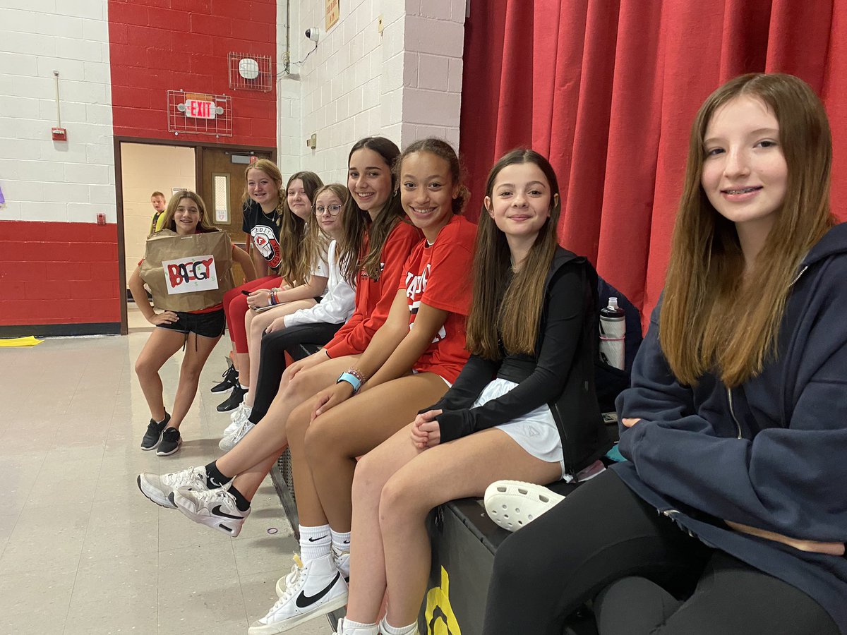 fmssweet's tweet photo. Back to school kick off assembly, Price is Right style 🤩 #comeondown https://t.co/U16p6kQtEi