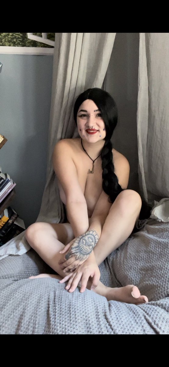 grayloki13's tweet photo. Hi babes 😘
My birthday is coming up so I’m doing some birthday deals for you! 
I am trying to celebrate and I need some help.🎂 
Every $5 you spend on me is 50 pictures for you! 
Every $50 you spend on me is a 15 minute video for you and 20 pictures. https://t.co/2xWn9FJMVh