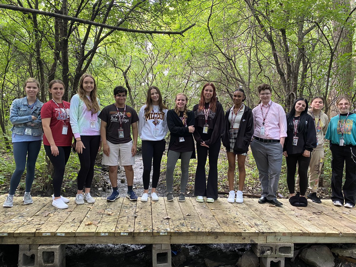 LockportHortic1's tweet photo. Connecting with our Forest on Campus. Amazing new wooden pathway by Kyle Brown’s Eagle Project! Thank you for your contribution to LTHS.
#lockporthorticulture
#lthsscience
#loveourschool
#eagleproject
#porterpride
#TogetherWeSucceed https://t.co/HPu7PTn4hi