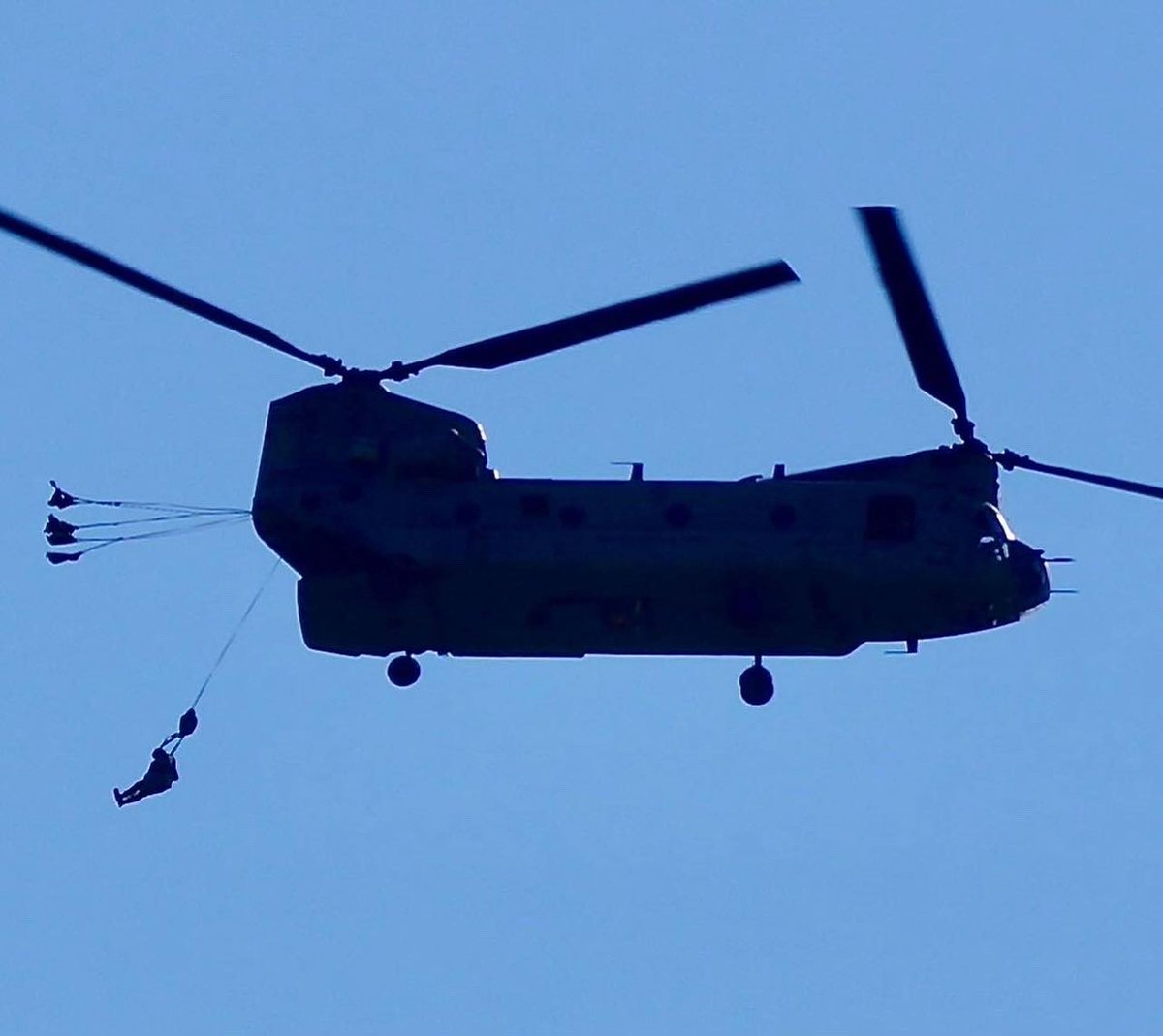 2BCT_FALCONS's tweet photo. MASTERS OF THE AIRBORNE JFE!
Today, Paratroopers of the Falcon Brigade participated in the Division’s Saturday Proficiency Jump Program to increase our expertise and readiness.
We are READY to jump, fight, &amp; win anywhere within 18 hours.
LET’S GO! #AATW
@82ndABNDiv https://t.co/u9OnLjq9ER