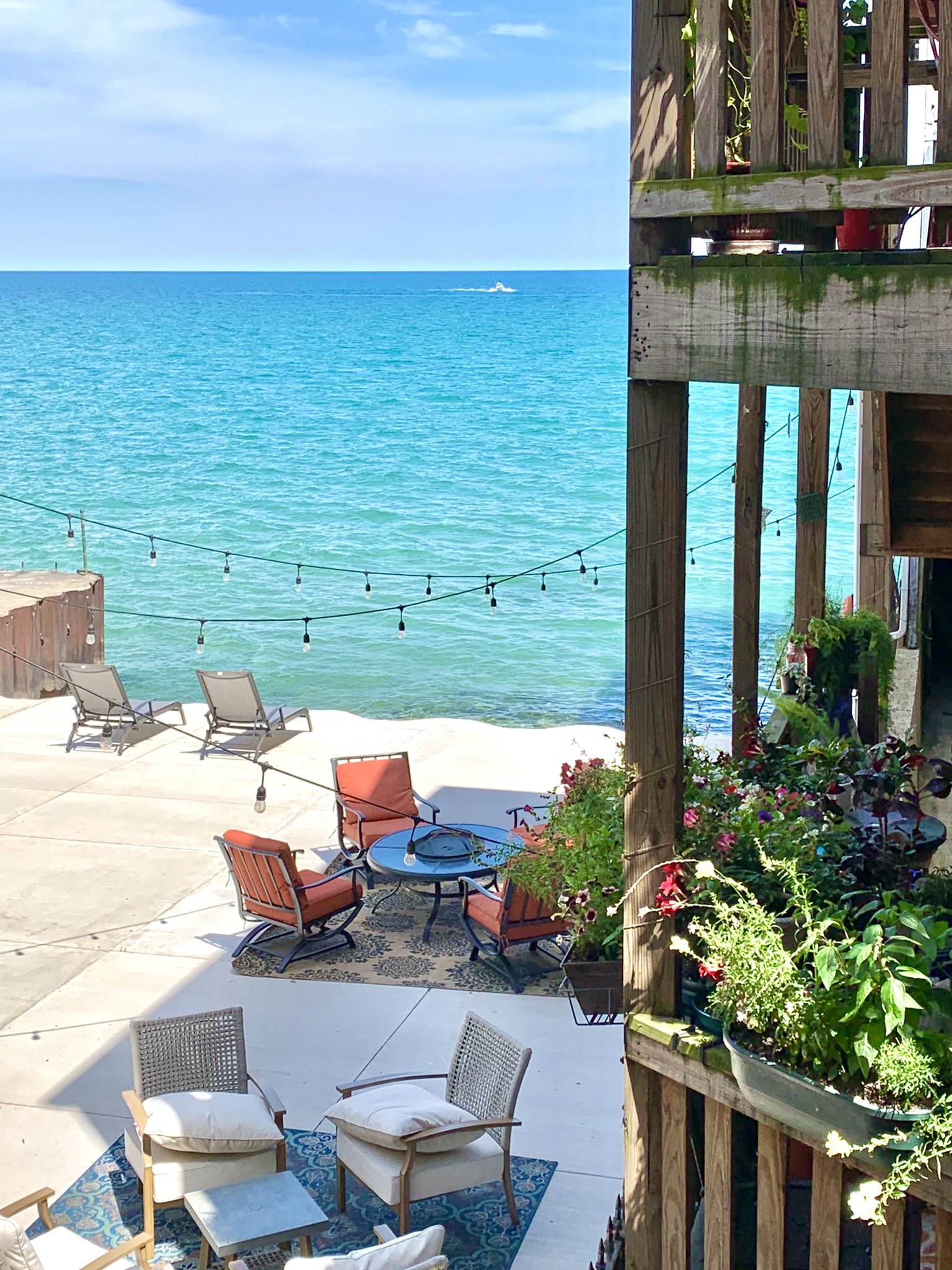 The Den off Eastlake on Twitter "BoyPigInTheCity Sure! I have rafts