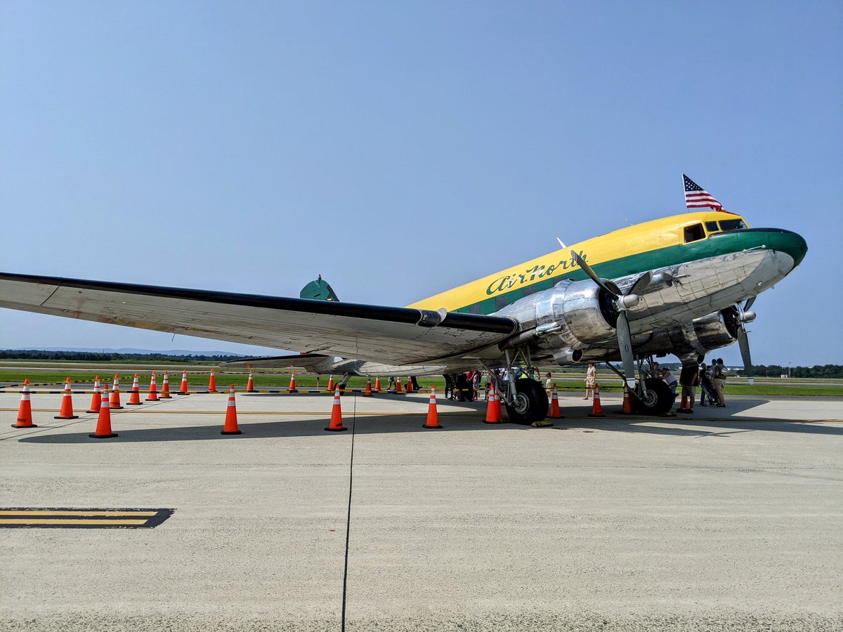 SorishaPragyan's tweet photo. #DullesPlanePull2022 for Special Olympics - the majestic aviation and military aircrafts on one of the most beautiful #DCdays!! https://t.co/afPE4Xlo6H