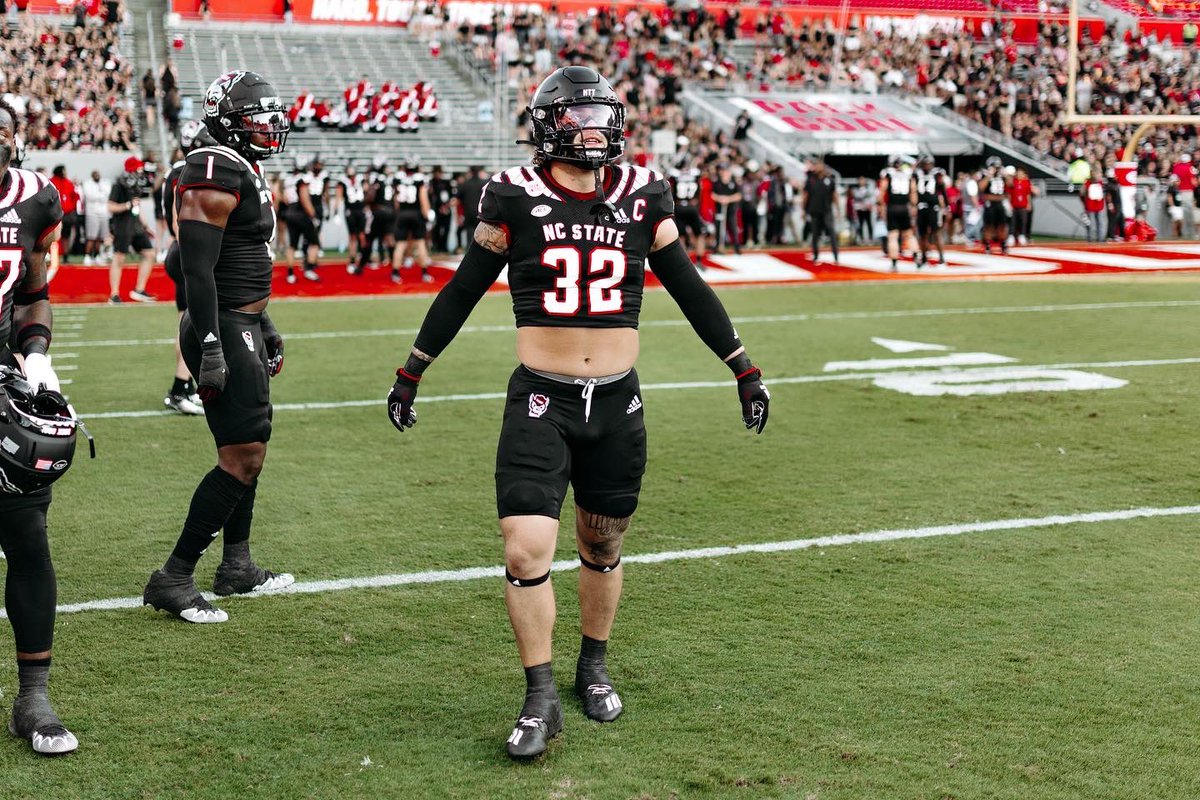 PackFootball's tweet photo. Pregame Recap ⚫️

#PackInBlack #HTT https://t.co/5SGErQsLkf