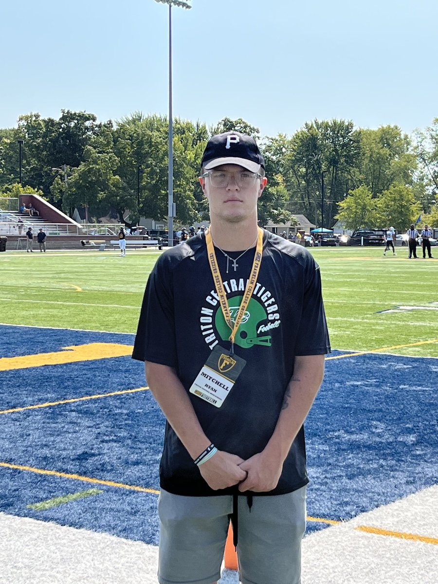 Mitchell934's tweet image. i would like to say thank you to ⁦⁦@AlanHensell⁩ ,⁦@Coach_Roz⁩ ,and ⁦@Coach_McElwain⁩ also the rest of the coach staff for the home game invite had a great time.
⁦@TheSupercop2366⁩ 
⁦@TCTigerFB4Life⁩