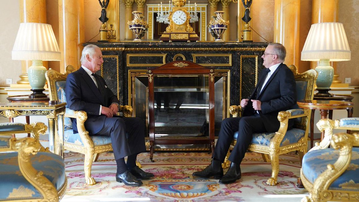 iliasofjohn's tweet photo. His Majesty The King met Prime Minister @AlboMP who offered our Nations condolences.
His Majesty as the gentleman that he is,ensured his lace up shoes were polished and clean.
Albo wore his dusty pull up unpolished boots.
You can always take the boy out of housing commission..... https://t.co/TLDwTpcNGL