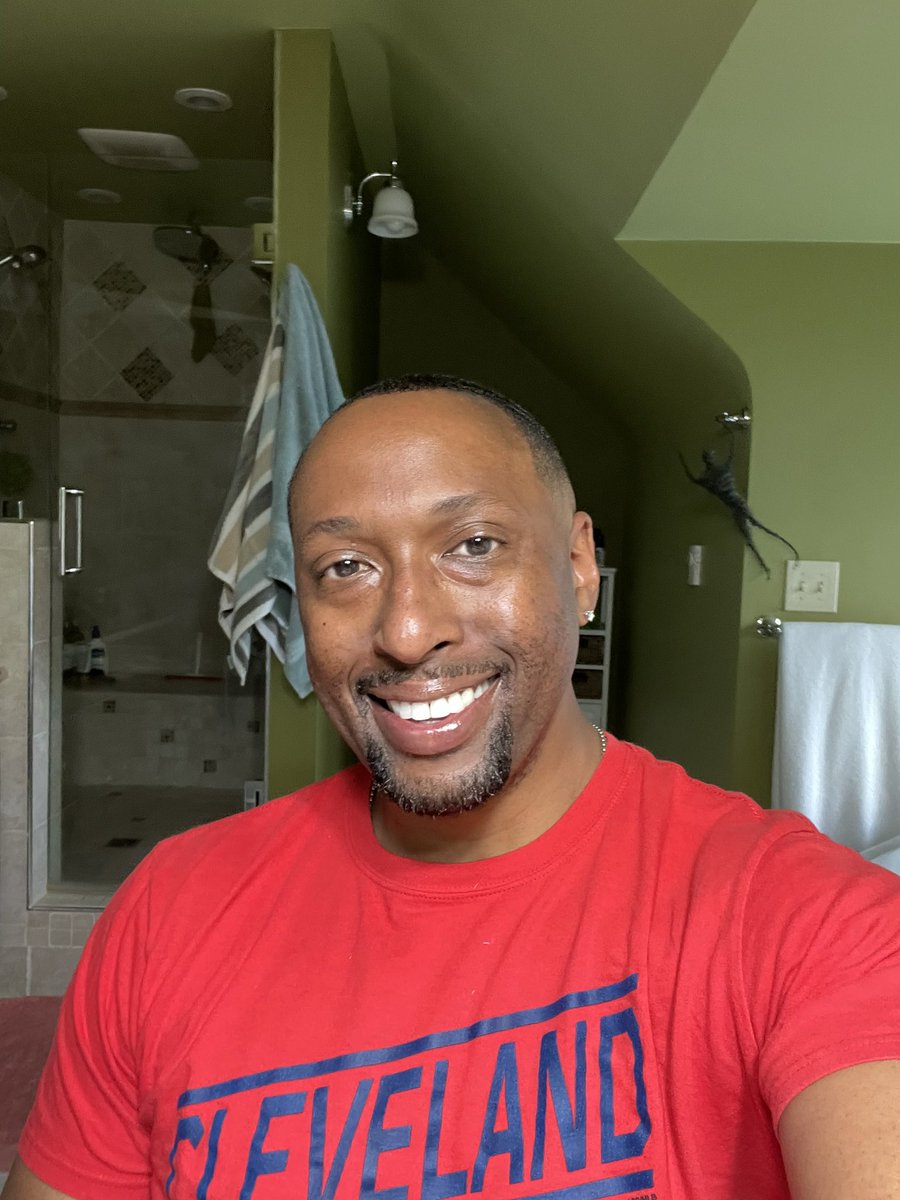 VirgoBoy6910's tweet image. Post haircut selfie #feelingrevived