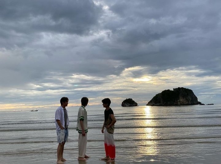 3rdLapatGallery's tweet photo. [UPDATE] b_beeny88 's Instagram Update
 #TRINITYSweetSundown 
#TRINITY3YearsDebut 

#TRINITY_TNT
#4NOLOGUE https://t.co/b8u4CY7IPi
