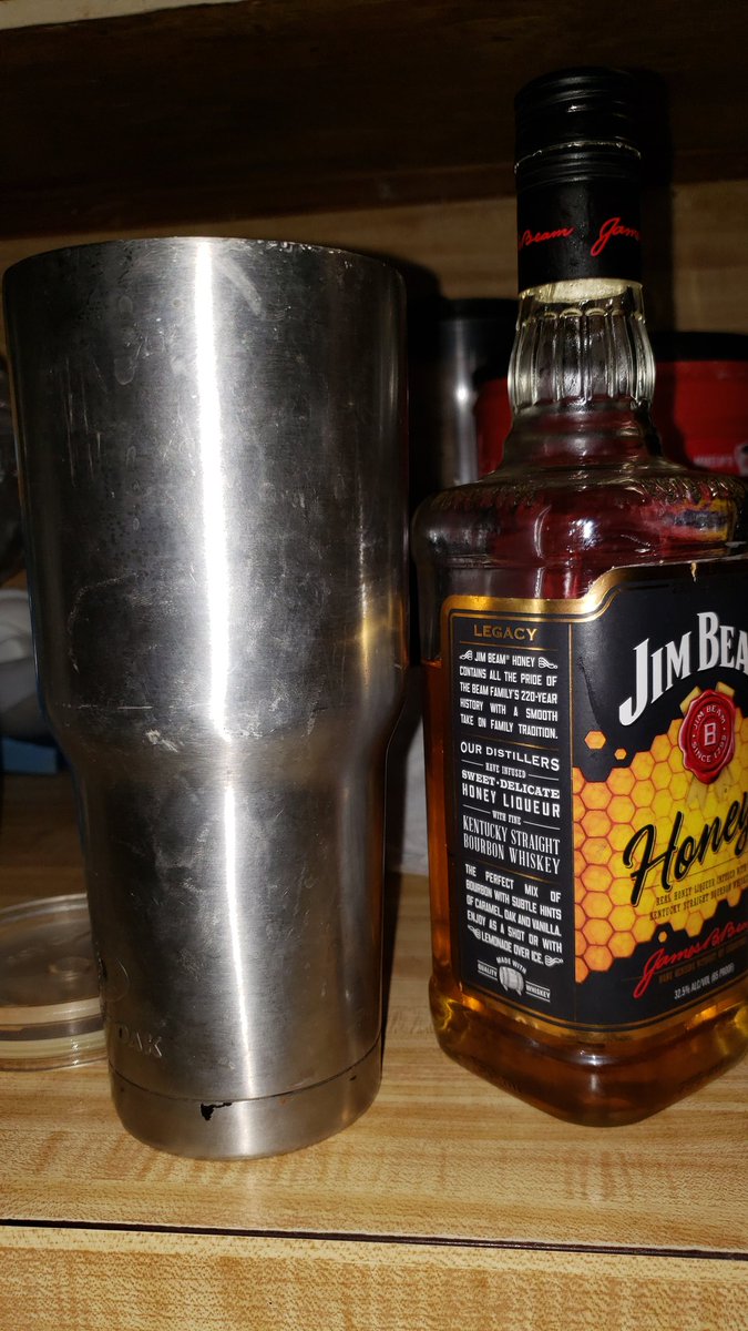 djflava6423's tweet photo. On one tonight #Drink2 https://t.co/NvOsLAjIOq