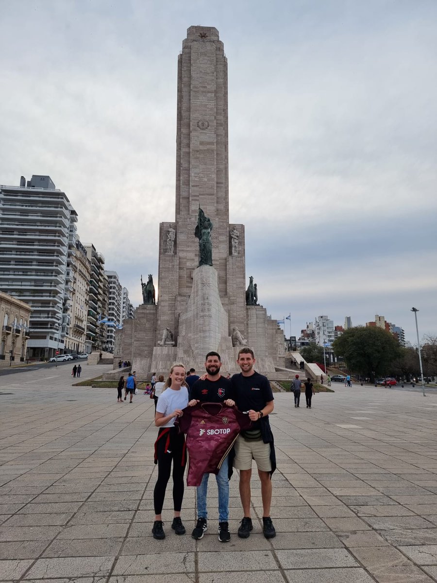 Newells_en's tweet photo. We're delighted to welcome #LUFC fans Tadhg &amp; Eva from Ireland to the Estadio Marcelo Bielsa tonight for the game.

Hope you enjoy the experience and the rest of your trip to Argentina 🤝 

#Newells #MOT https://t.co/MkzoBxUr7E