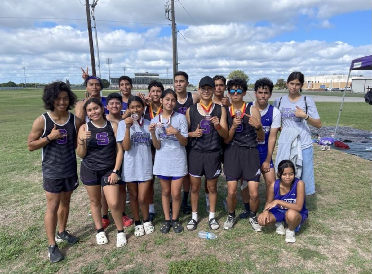 SunsetBisonXC's tweet photo. Congrats to the BISON STAMPEDE for absolutely killing the Ennis meet today!! 🙌🙌🙌

ALMOST EVERY single runner PR’d  😤😤😤

Coming back with medals to put on the wall!! 🥇🥇🥇#youcantstopthebisonstampede 

@dallasathletics @SunsetAthletics @Sunset_Bison @drmtz01 https://t.co/bGfW2LkzoP