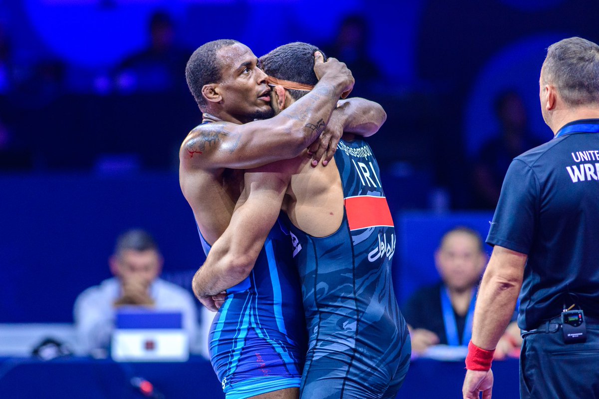 Respect. @MATrix_8692 #WrestleBelgrade

📸: @Tony_Rotundo