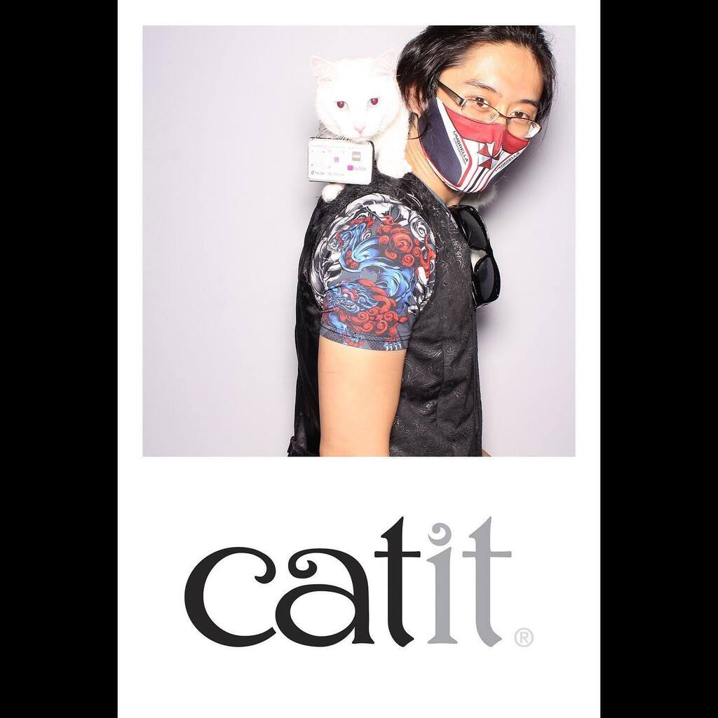 SnapshotPB's tweet photo. The cats were out today! 🐈🐈‍⬛ 📸
•
•
•
#petexpo #we❤️cats #catit https://t.co/VoxOXn1dnS https://t.co/rolNgpyqp5
