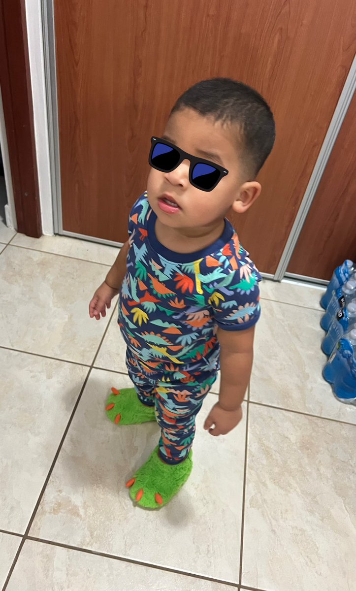 michelle0007's tweet photo. De nacer en Alaska a venir a PR a pasar su primer huracán en menos de 1 año en la isla. 🙃 #babyisaiah https://t.co/lkagiXxx5t